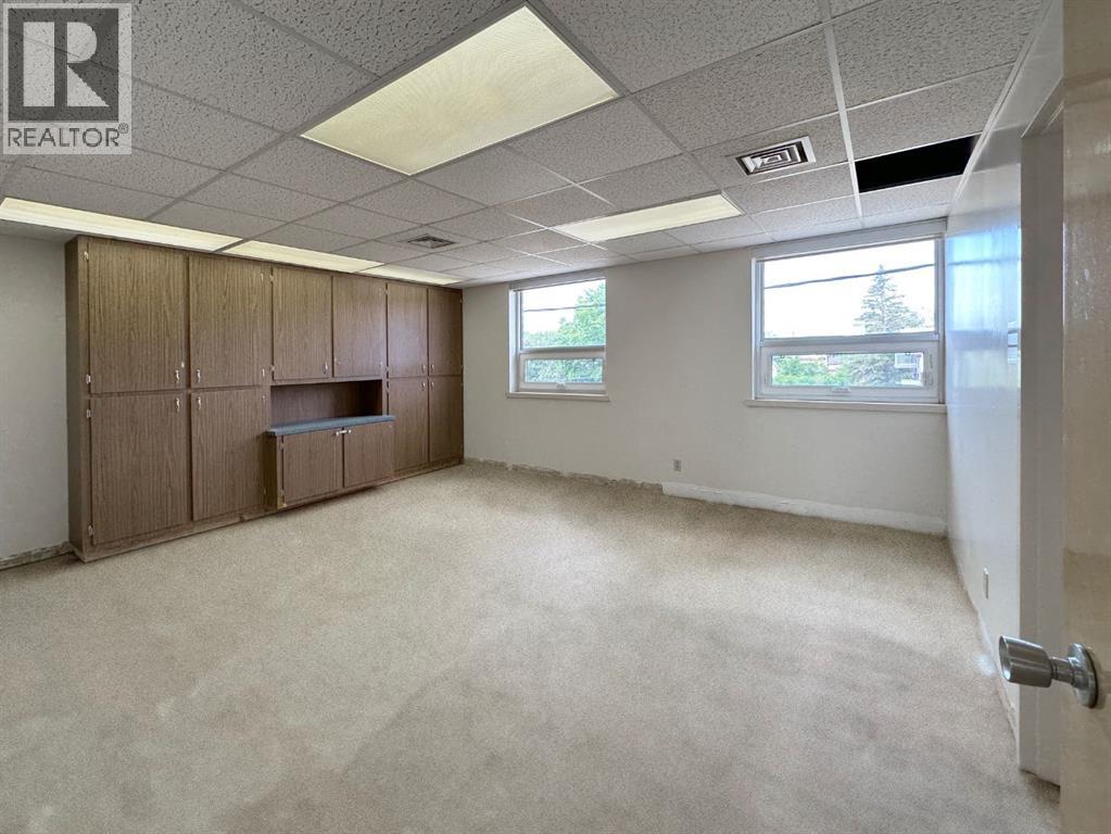 601 7 Street E Property Photo 19