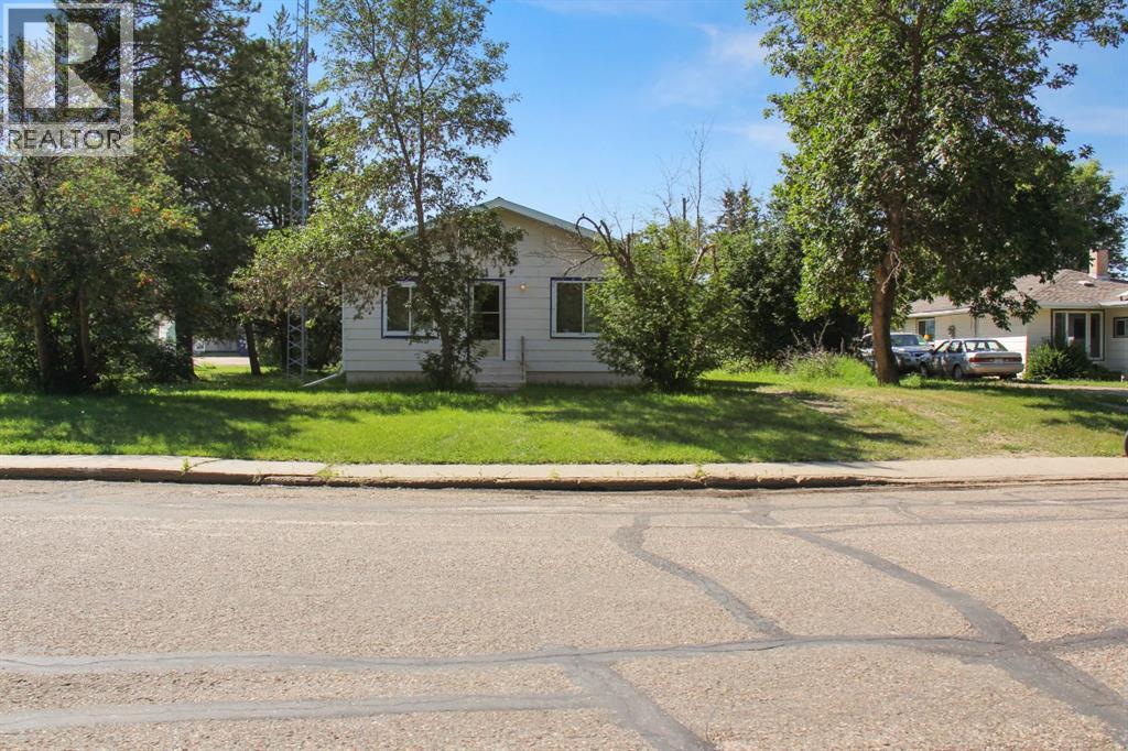 4925 49 Street Property Photo 1