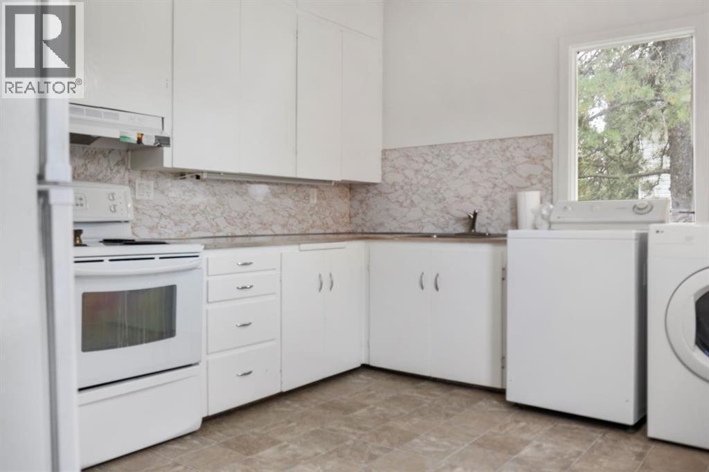 4925 49 Street Property Photo 14
