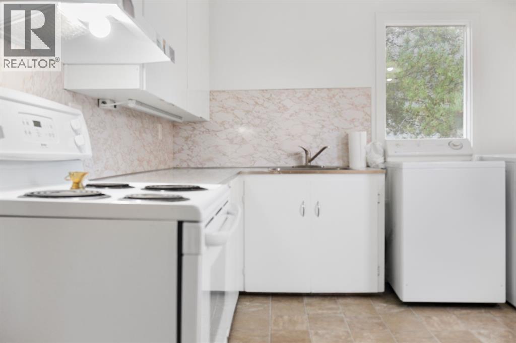 4925 49 Street Property Photo 16