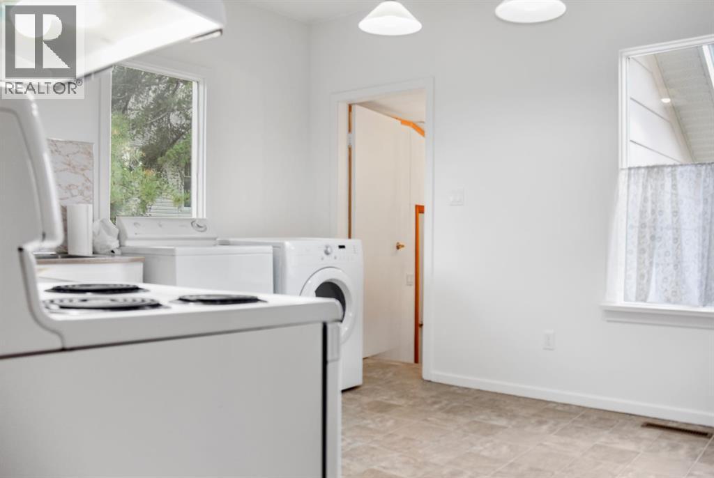 4925 49 Street Property Photo 17