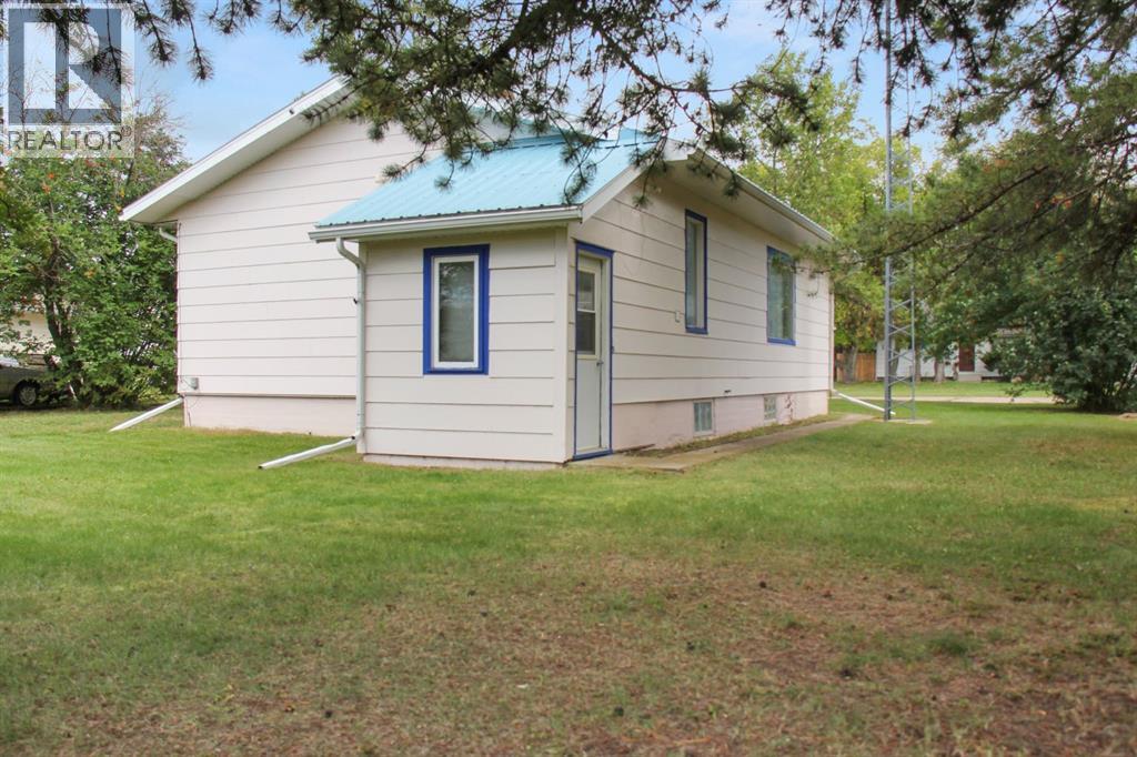 4925 49 Street Property Photo 28