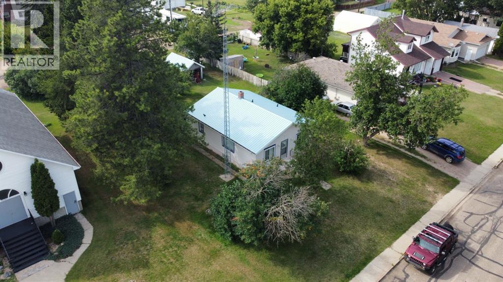 4925 49 Street Property Photo 32
