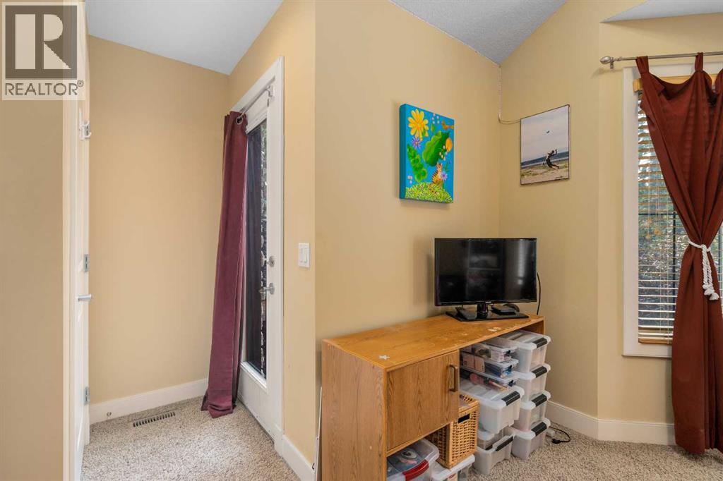 2526 3 Avenue Nw Property Photo 17