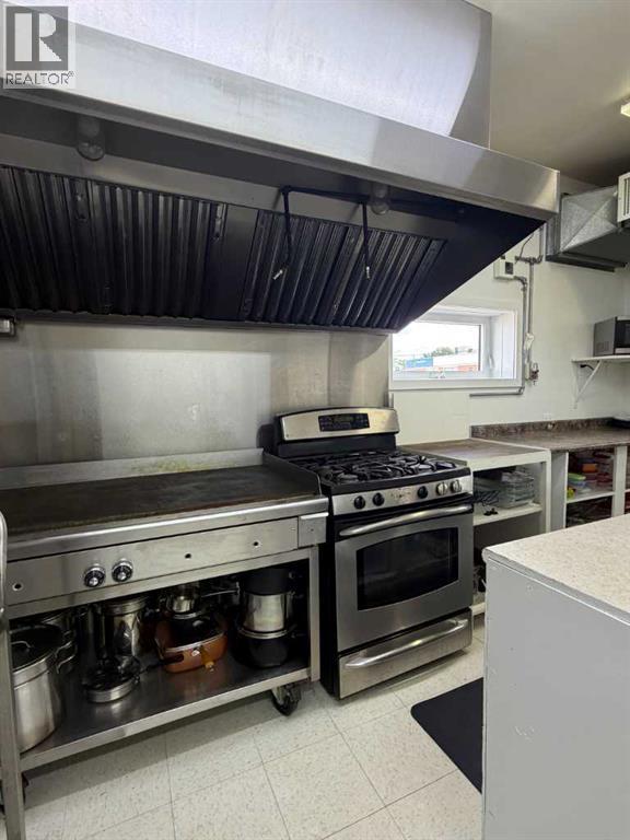 4905 50 Avenue Property Photo 16