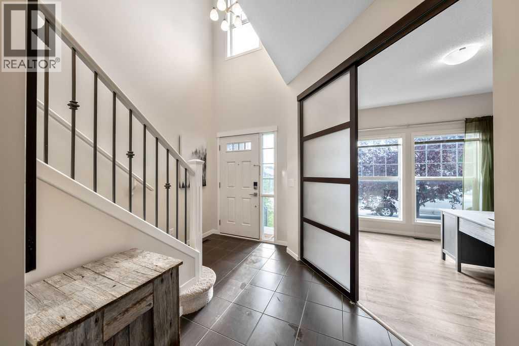 132 Evansborough Way Nw Property Photo 4