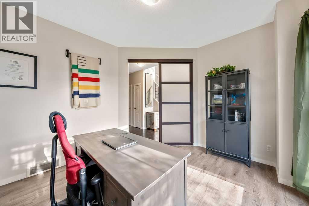 132 Evansborough Way Nw Property Photo 6