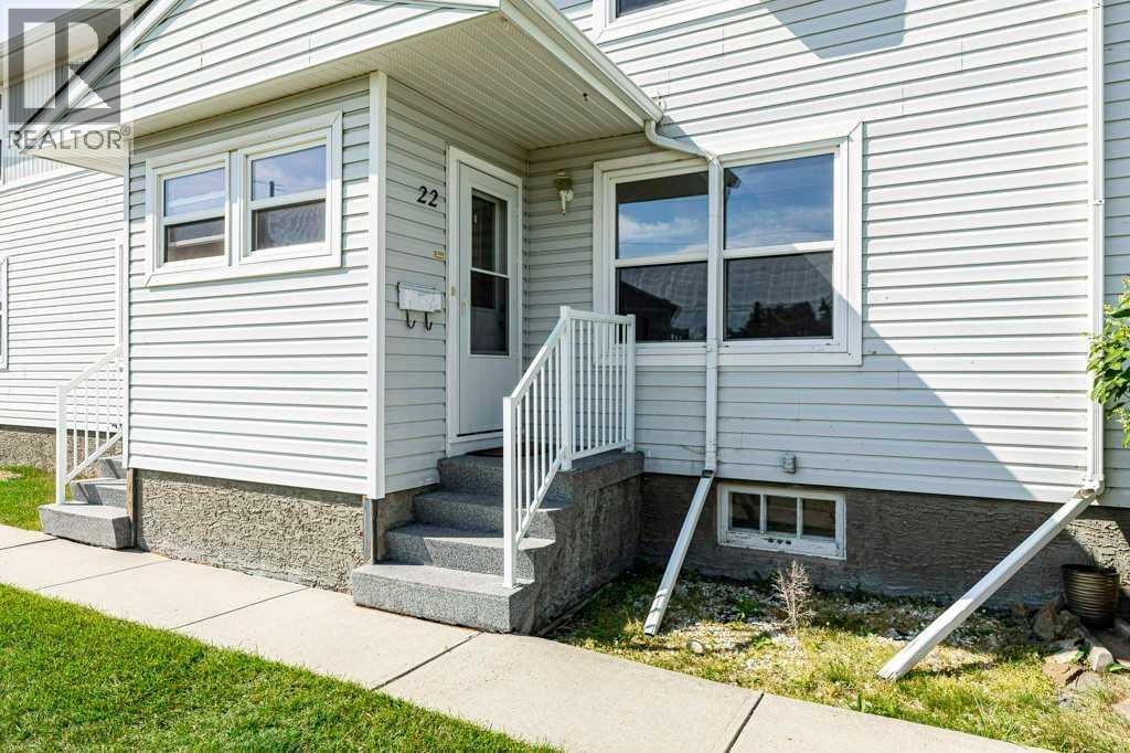 22 Poplar Crescent Property Photo 1