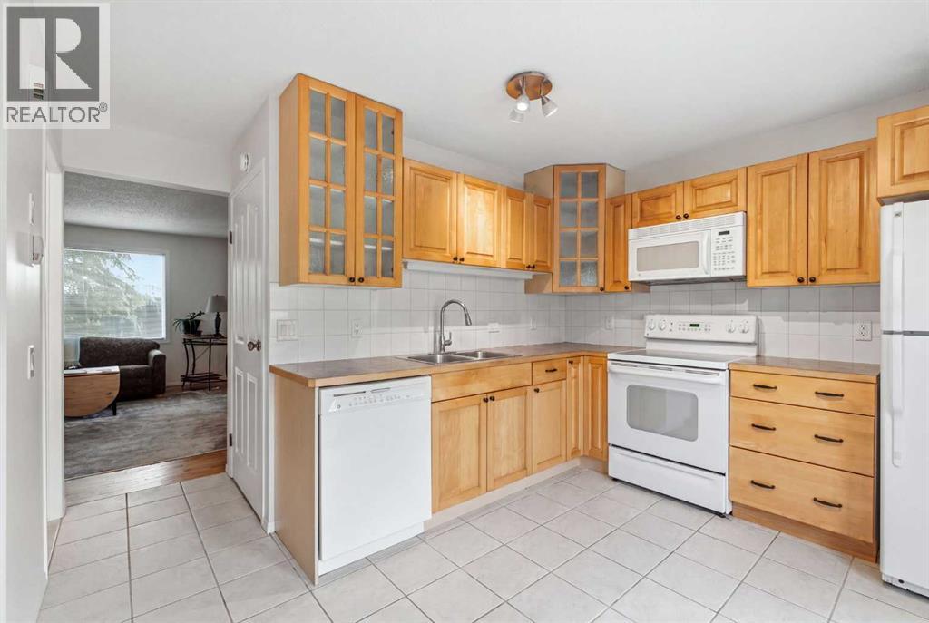 800 Bowcroft Place Property Photo 6