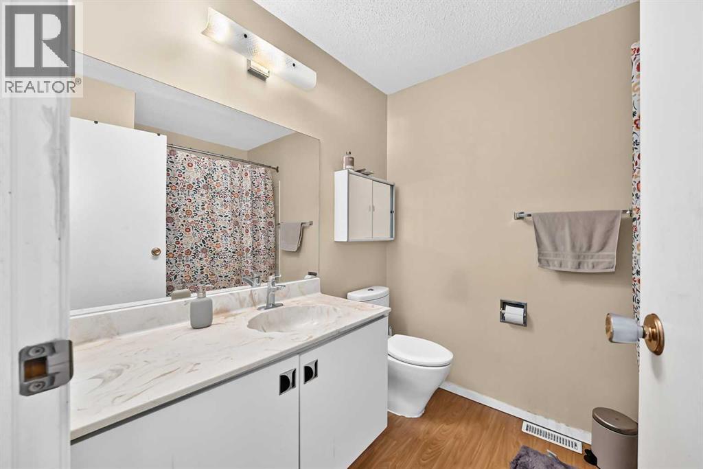 1117 8 Street Se Property Photo 19