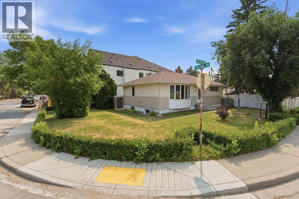 5604 21 Street Sw Property Photo 2
