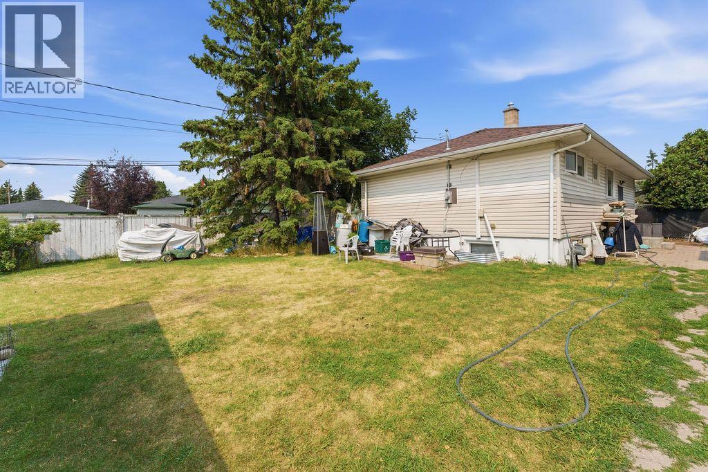 5604 21 Street Sw Property Photo 8
