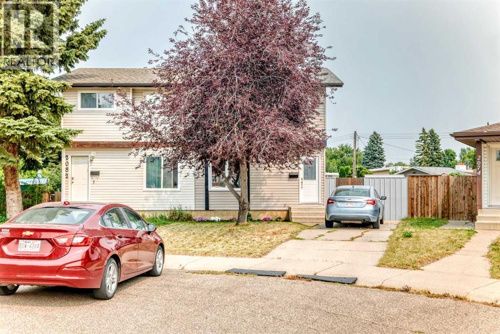 2078 7 Avenue N Photo de la propriété 1