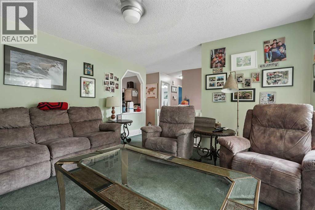 23 Nebraska Road W Property Photo 5