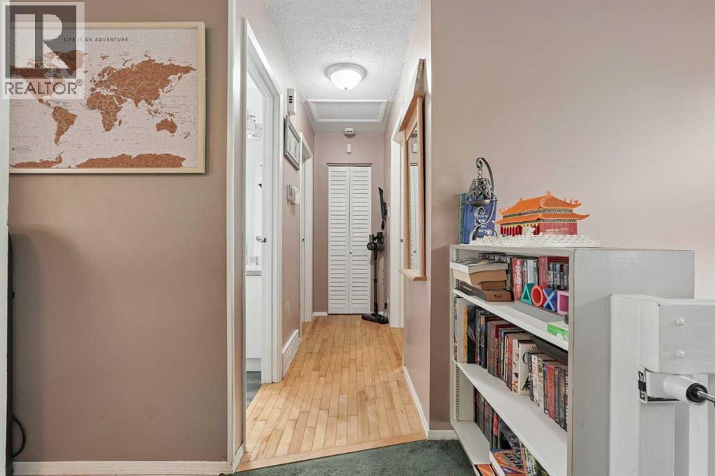23 Nebraska Road W Property Photo 6