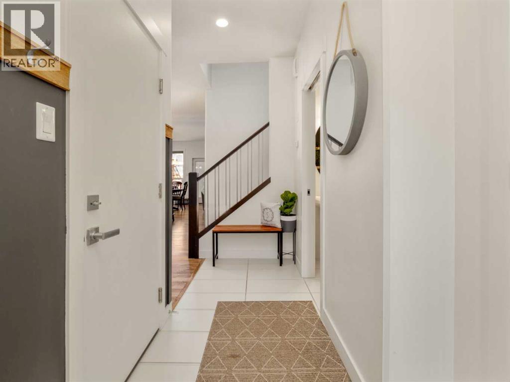 279 Northlander Bend W Property Photo 3