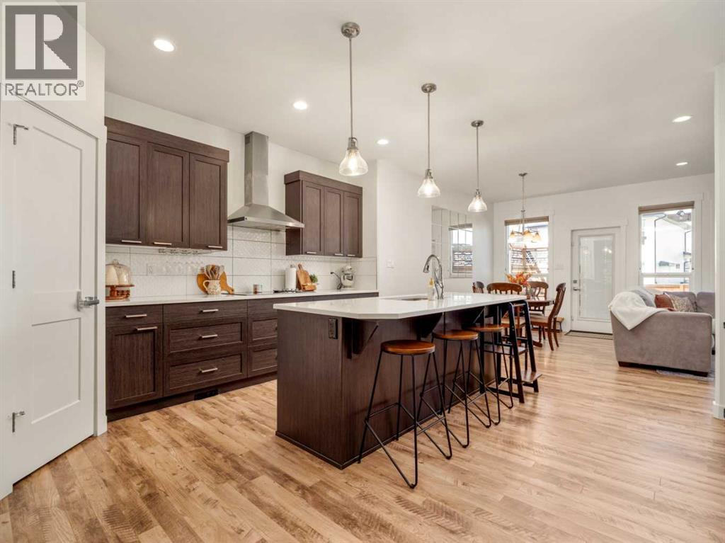 279 Northlander Bend W Property Photo 4