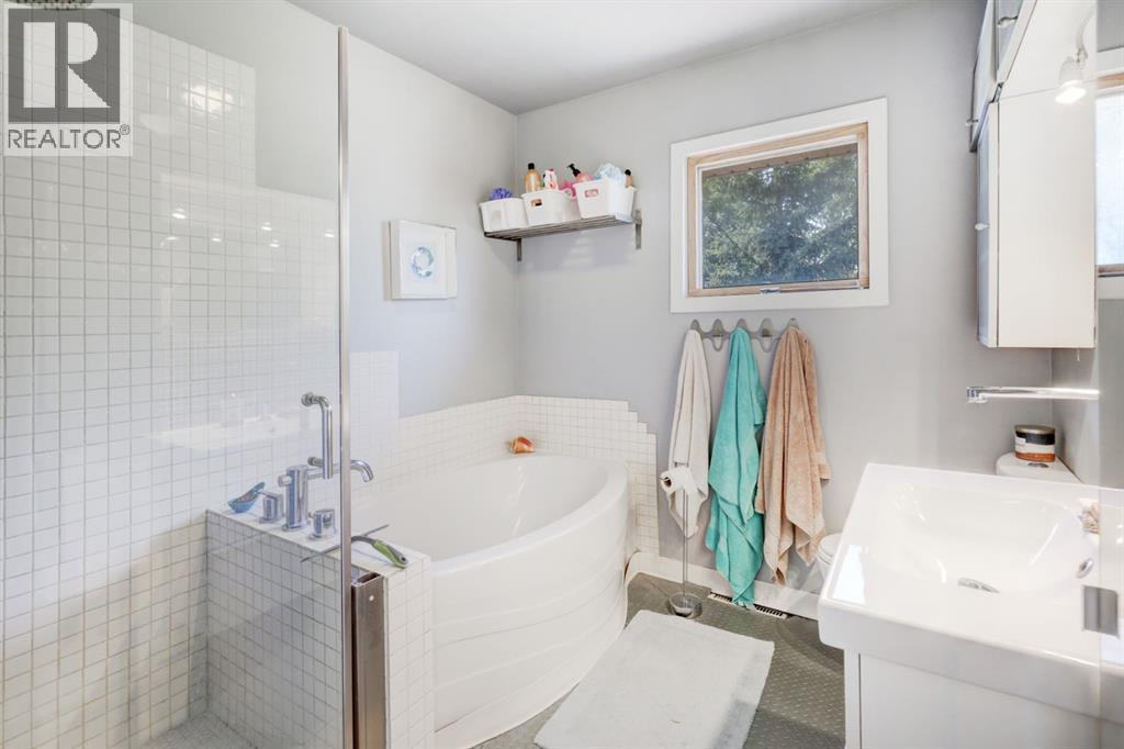 1615 23 Street Nw Property Photo 17