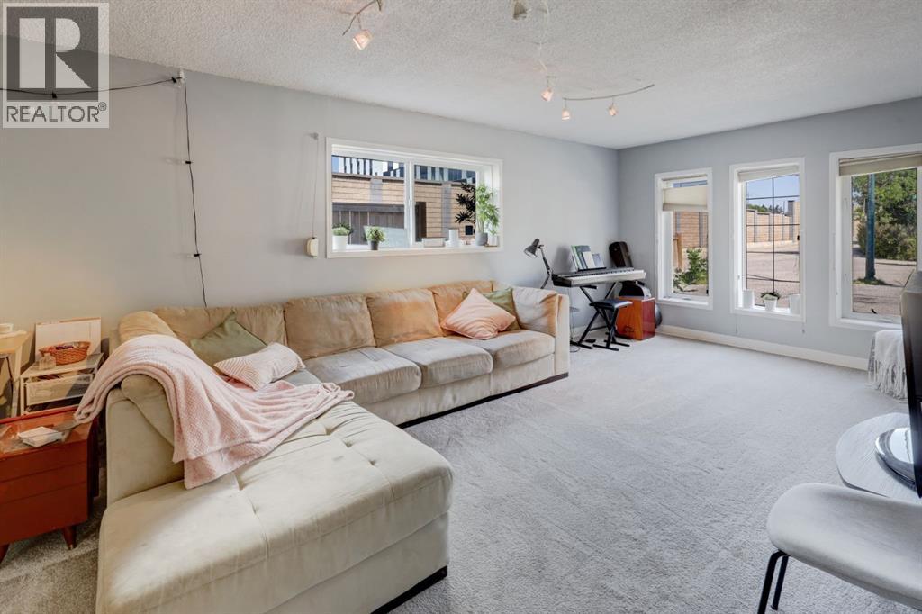 1615 23 Street Nw Property Photo 18