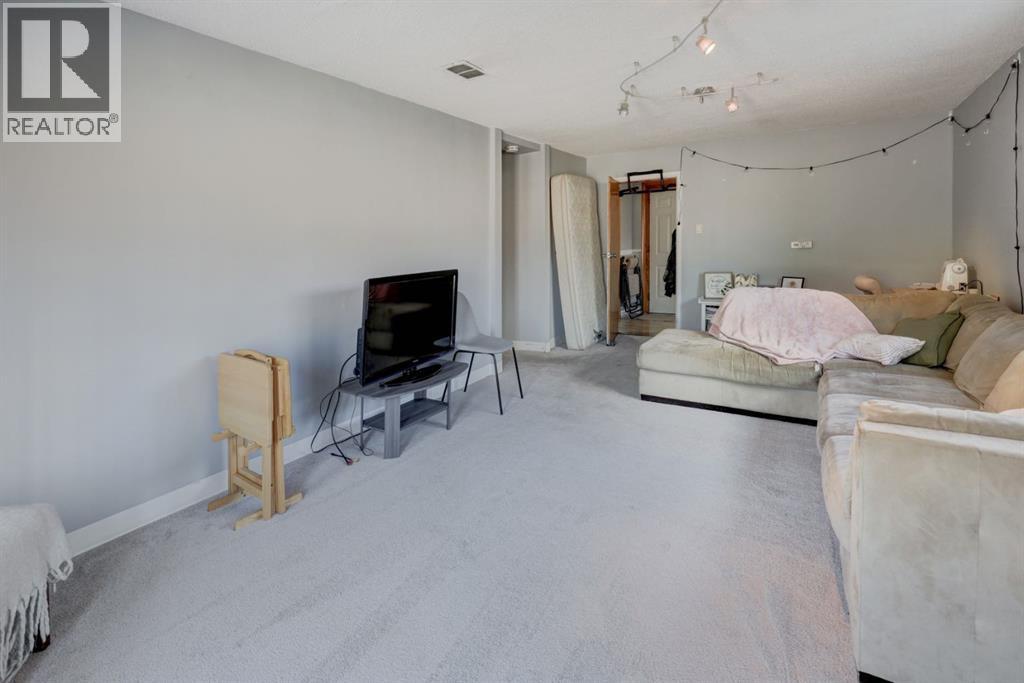 1615 23 Street Nw Property Photo 19