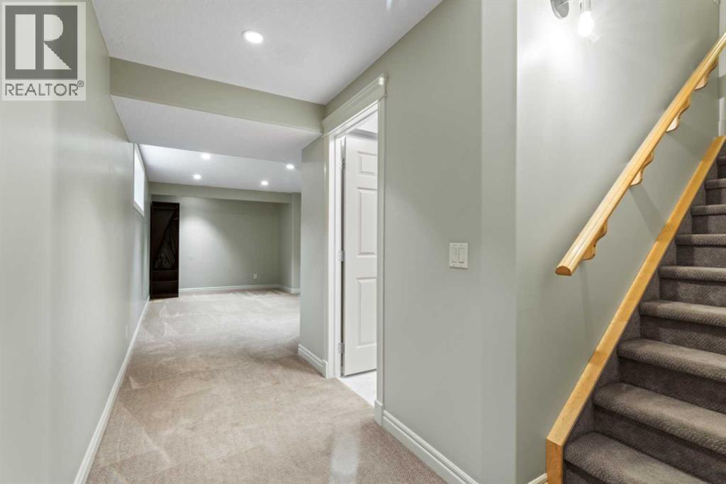 126 Chapman Close Se Property Photo 25