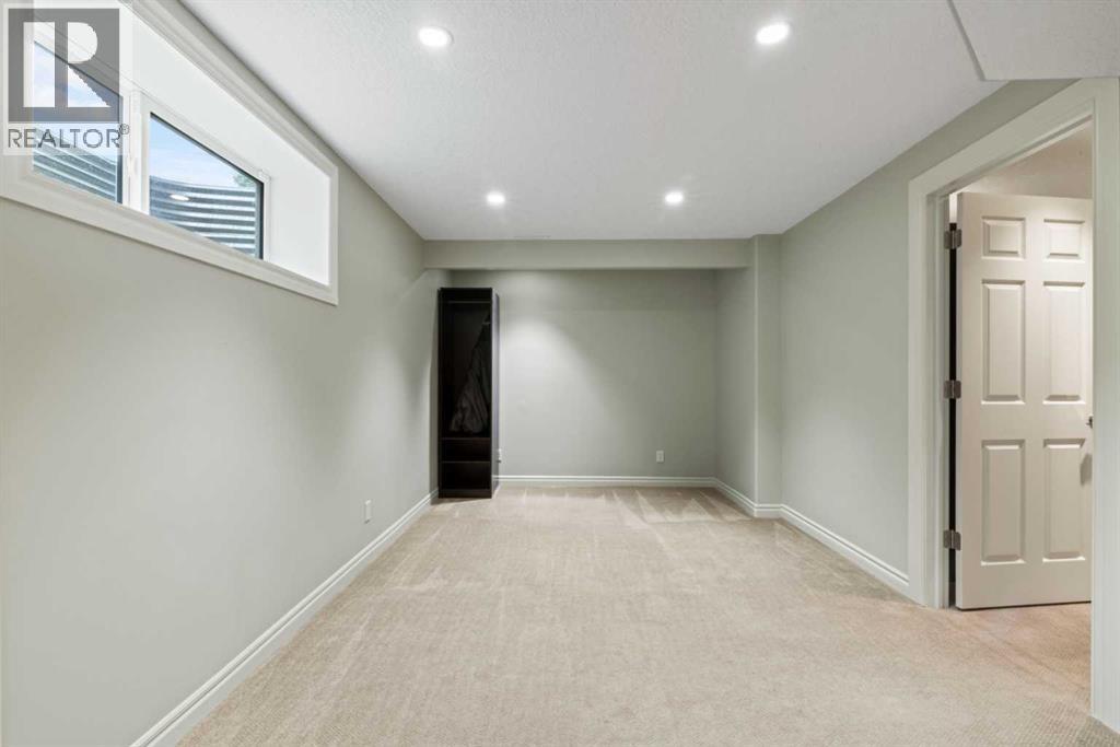 126 Chapman Close Se Property Photo 27