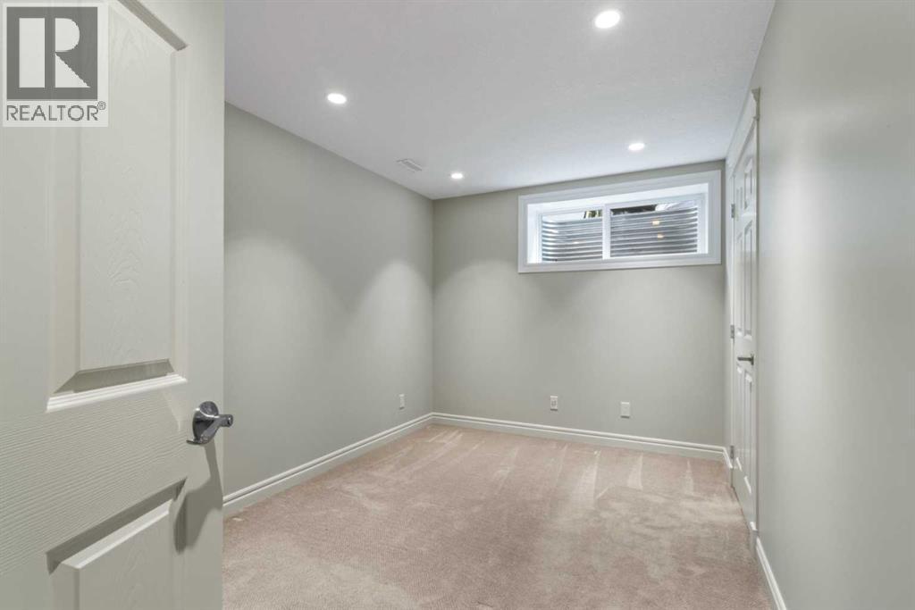 126 Chapman Close Se Property Photo 29