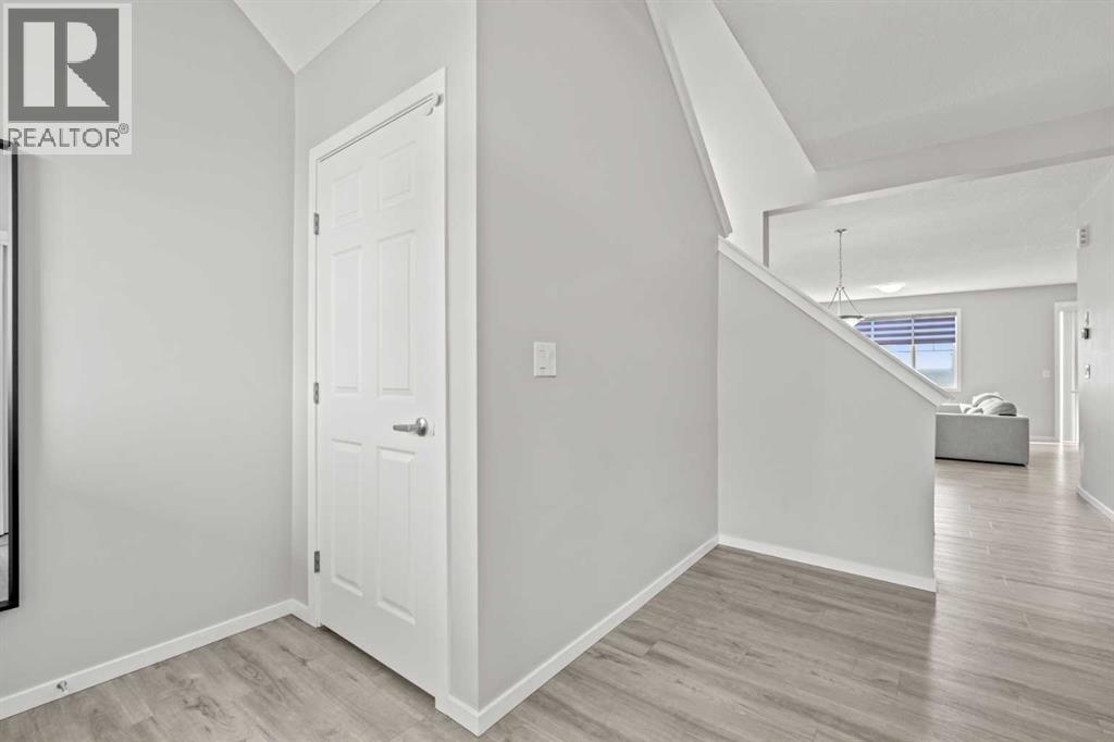 260 Carringham Way Nw Property Photo 6