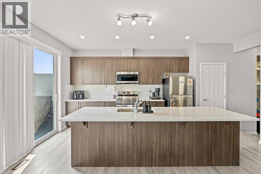 260 Carringham Way Nw Property Photo 12