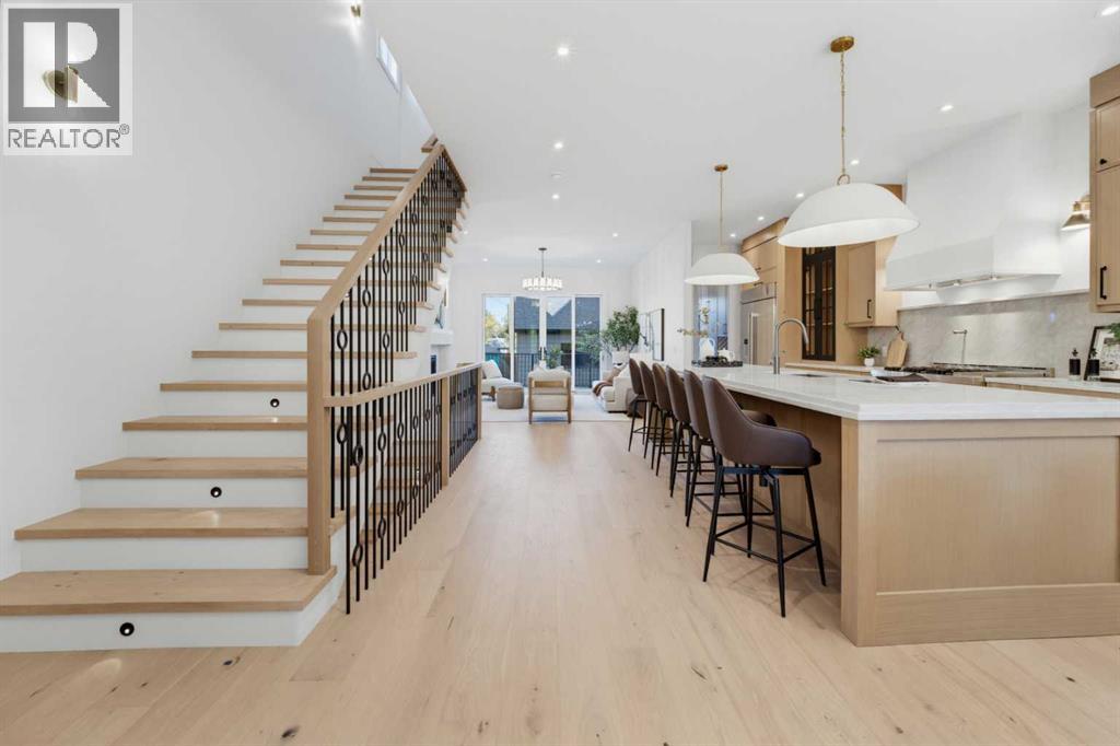 1612 49 Avenue Sw Property Photo 2