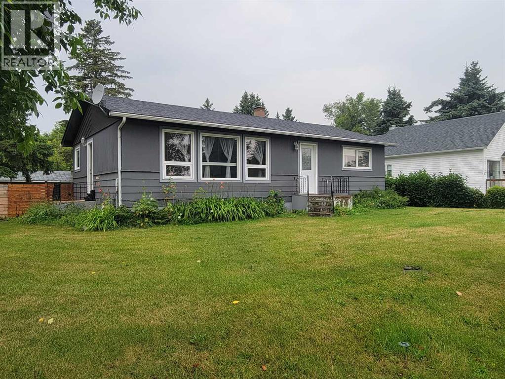 5502 51 Street Property Photo 1