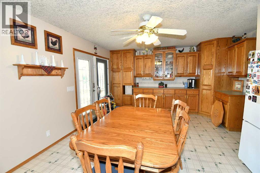 39 Chinook Road W Property Photo 11