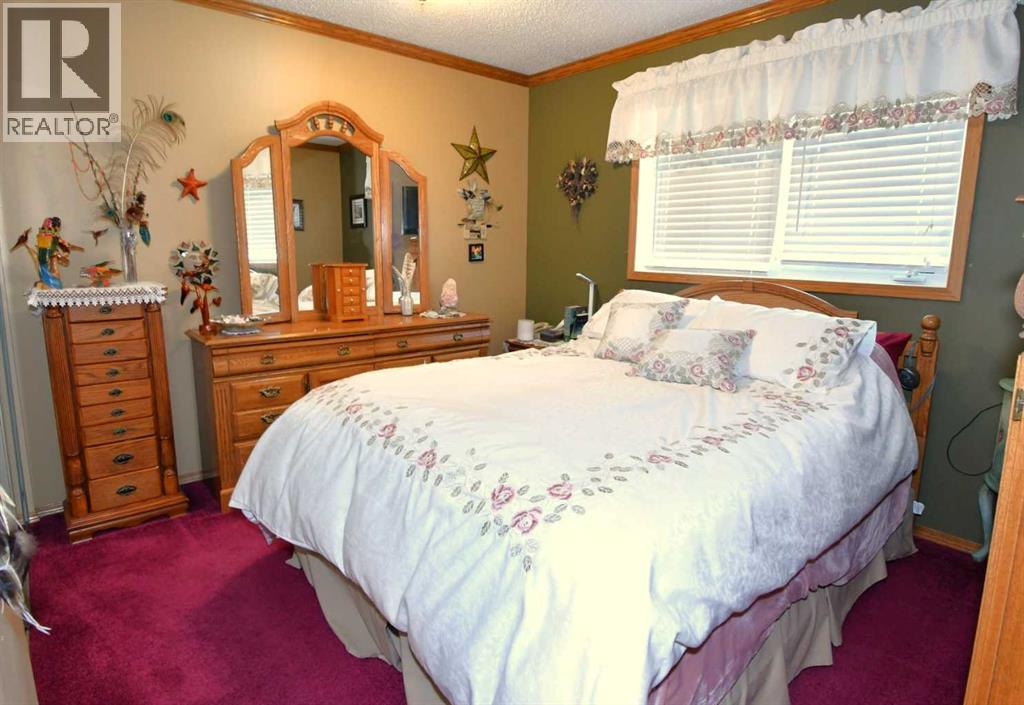 39 Chinook Road W Property Photo 14