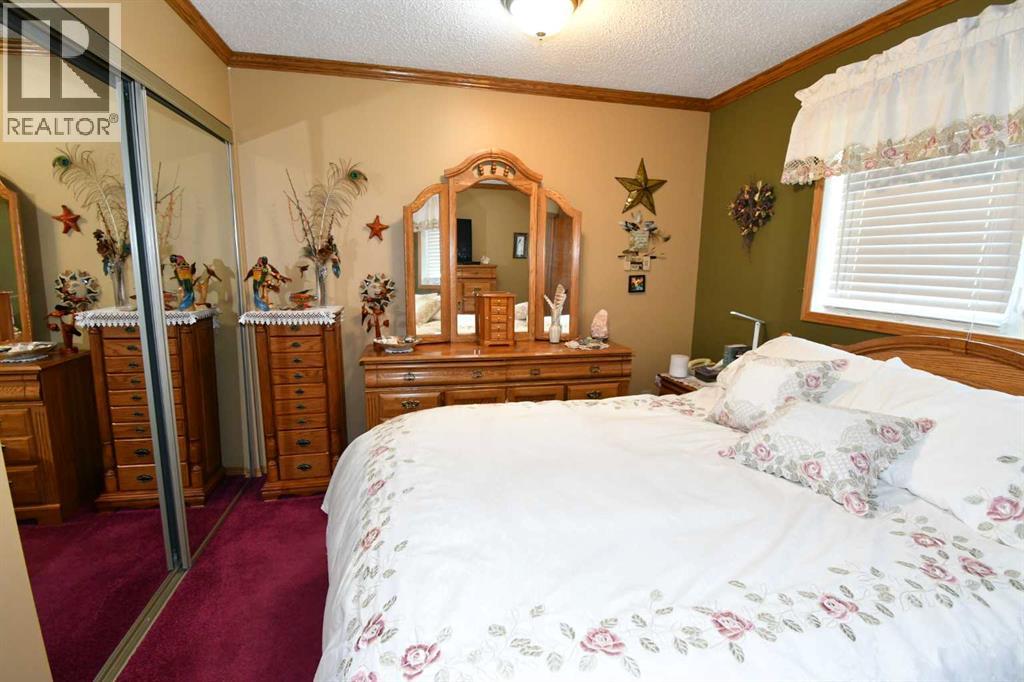 39 Chinook Road W Property Photo 15