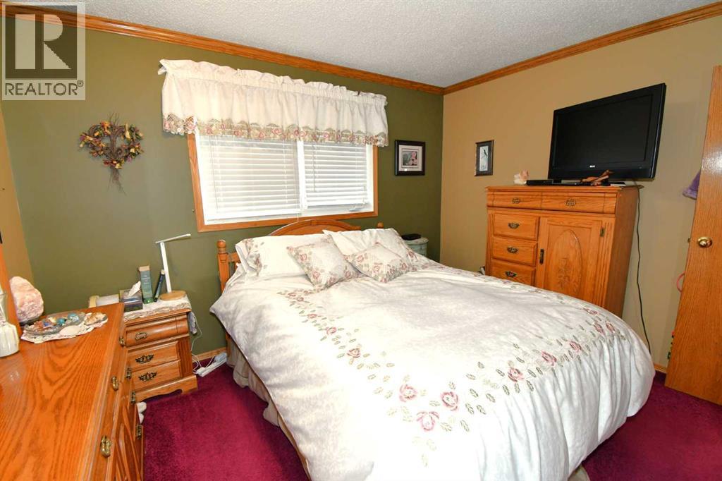 39 Chinook Road W Property Photo 16