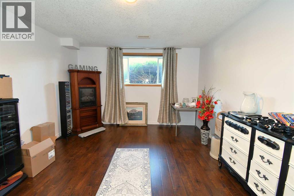 39 Chinook Road W Property Photo 22
