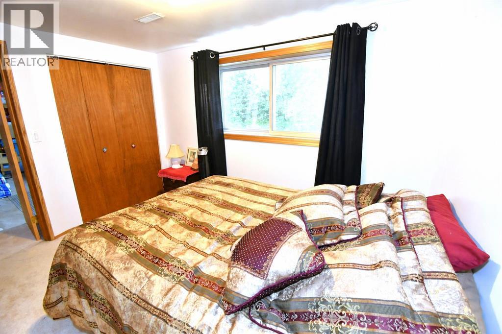39 Chinook Road W Property Photo 28