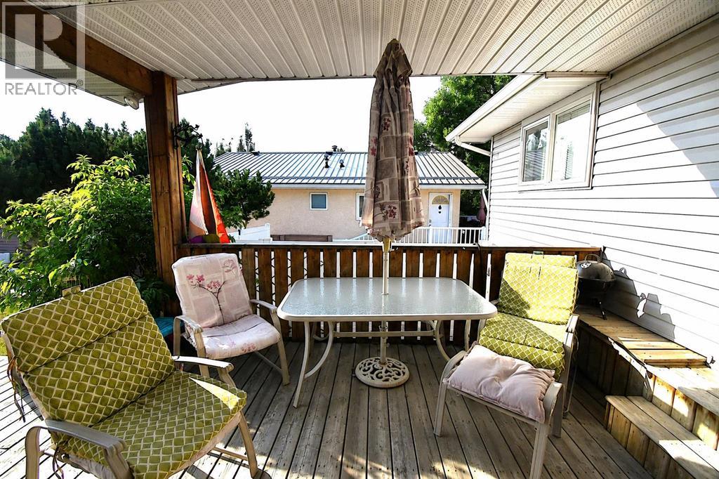 39 Chinook Road W Property Photo 32