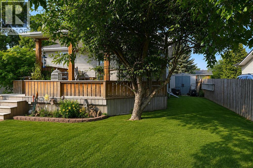 39 Chinook Road W Property Photo 36