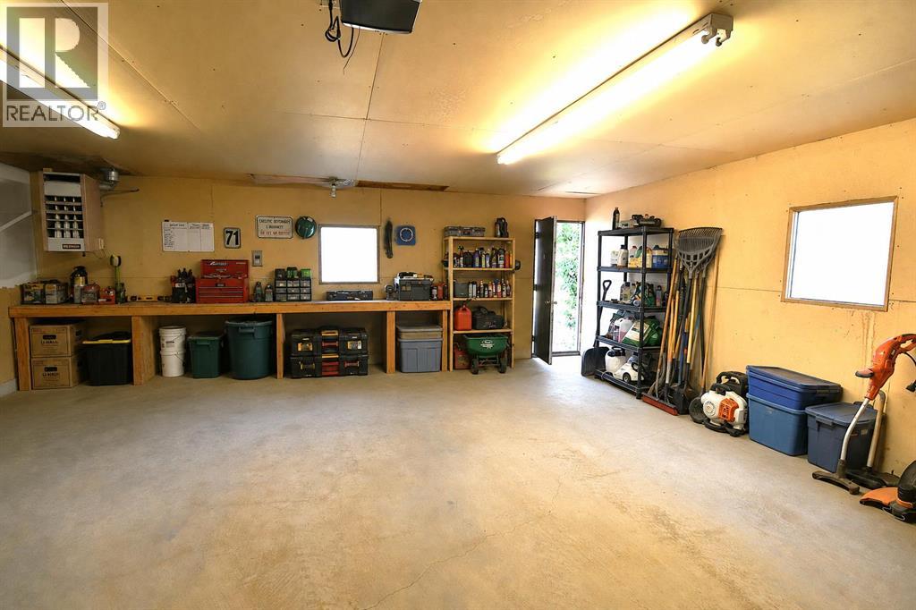 39 Chinook Road W Property Photo 46