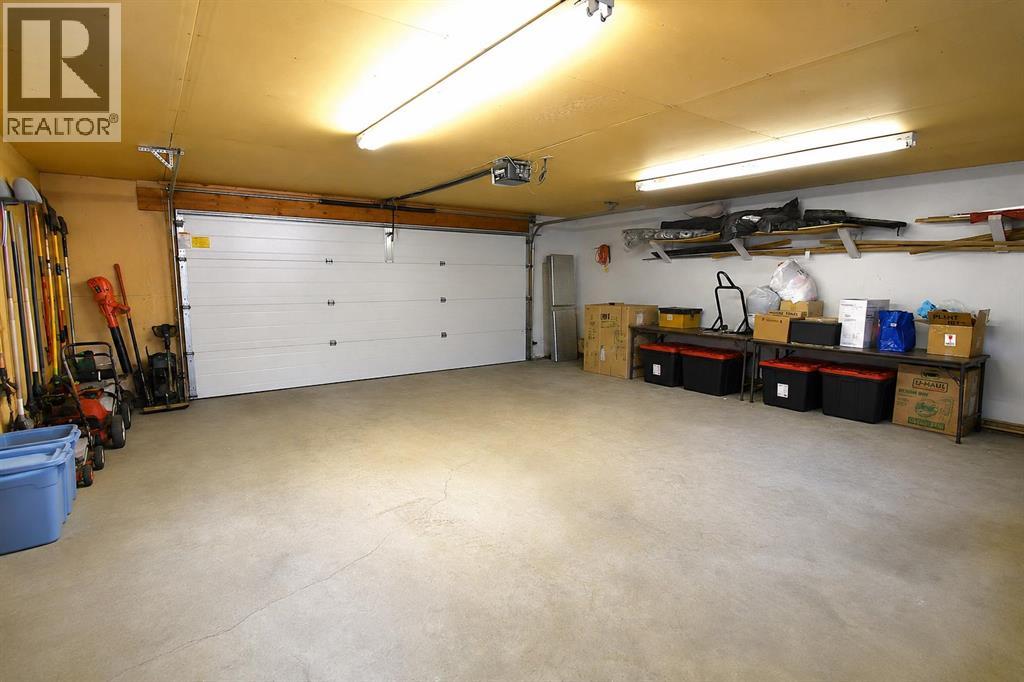 39 Chinook Road W Property Photo 48