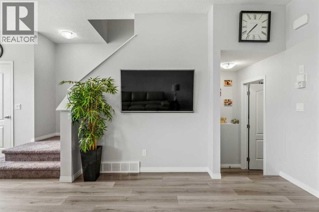 147 Evanscrest Park Nw Property Photo 4