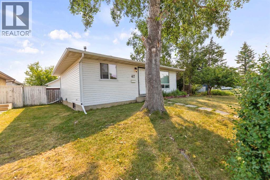 67 Falchurch Crescent Ne Property Photo 2