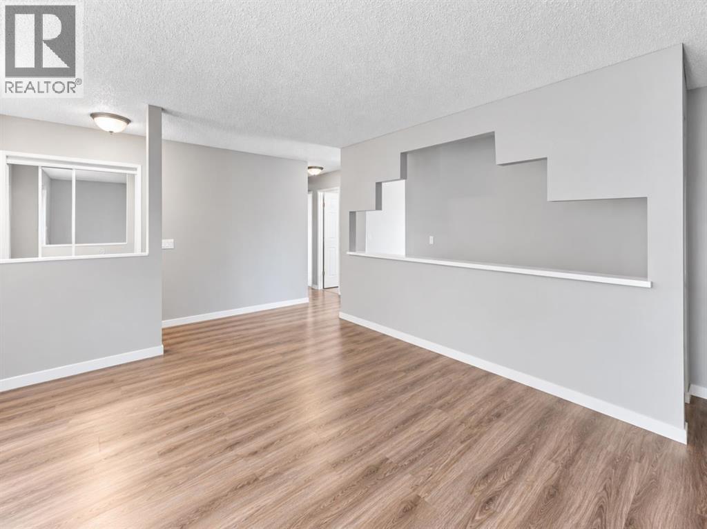 67 Falchurch Crescent Ne Property Photo 6