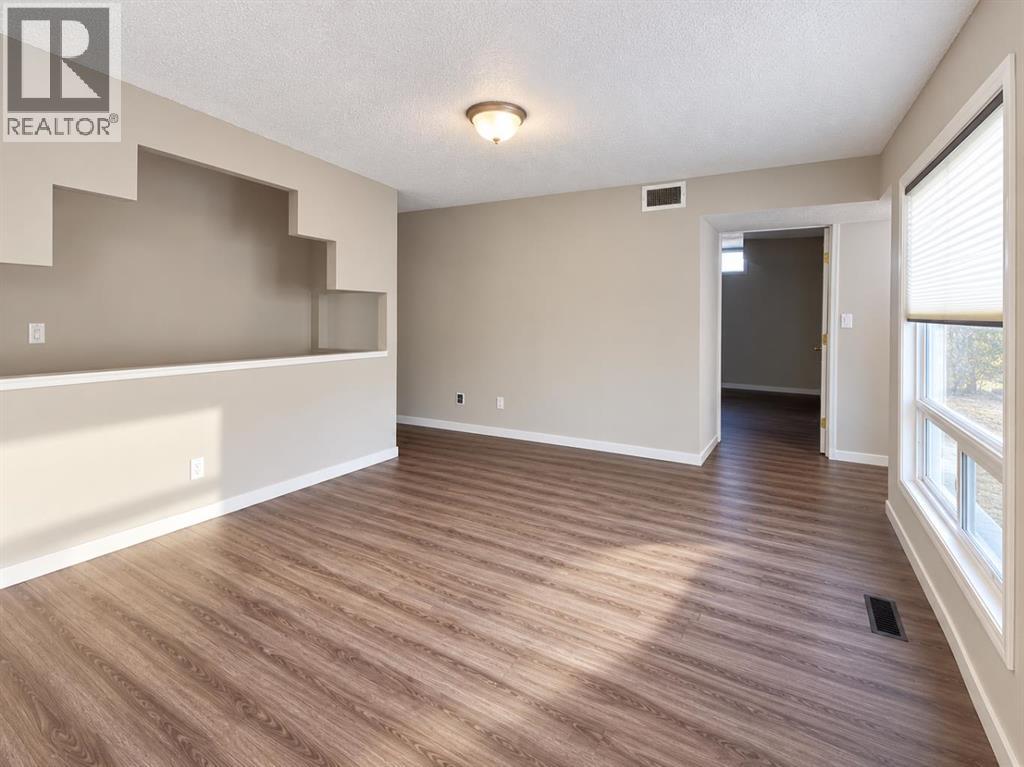 67 Falchurch Crescent Ne Property Photo 8