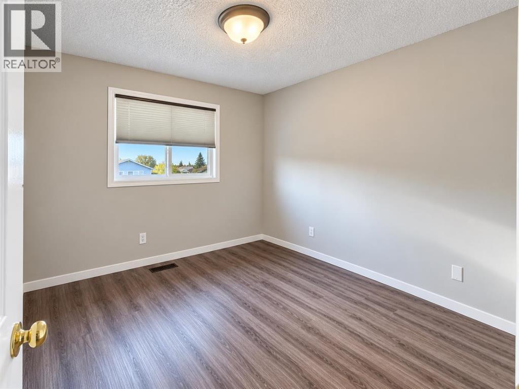 67 Falchurch Crescent Ne Property Photo 15