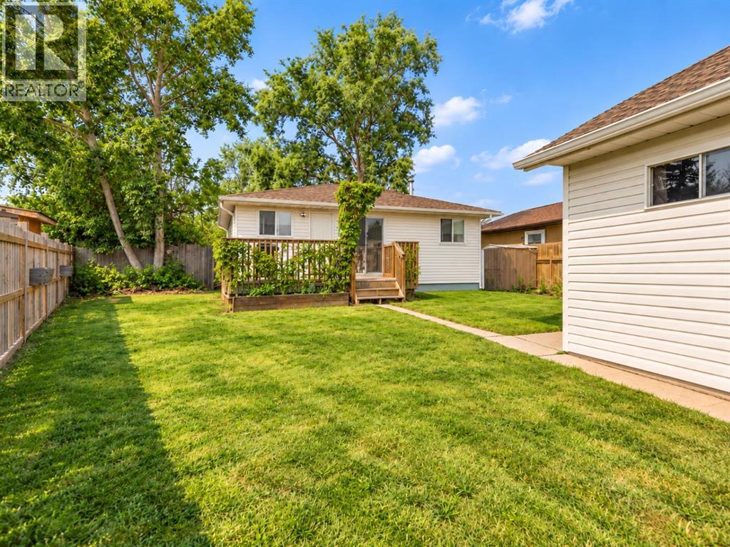 67 Falchurch Crescent Ne Property Photo 25