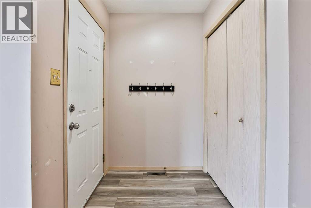 322 Assiniboia Place W Property Photo 2
