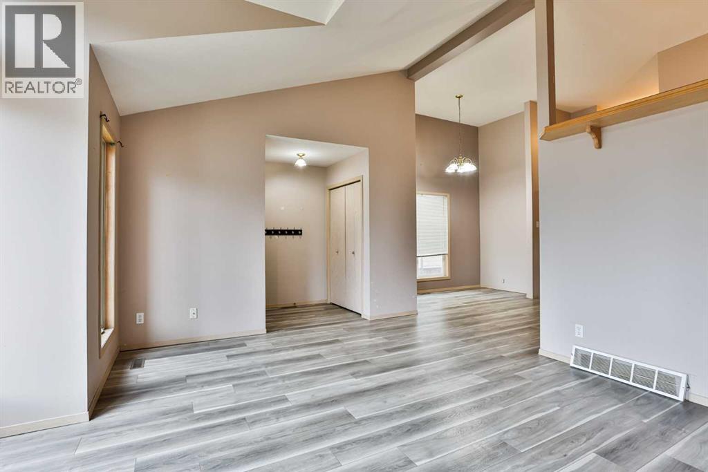 322 Assiniboia Place W Property Photo 5