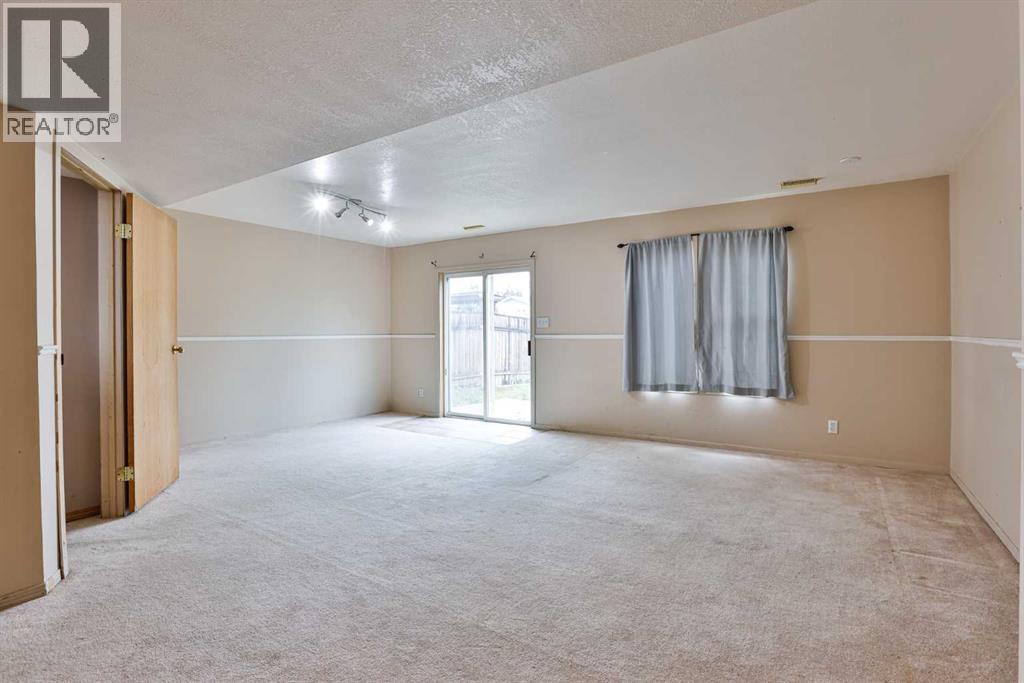 322 Assiniboia Place W Property Photo 12